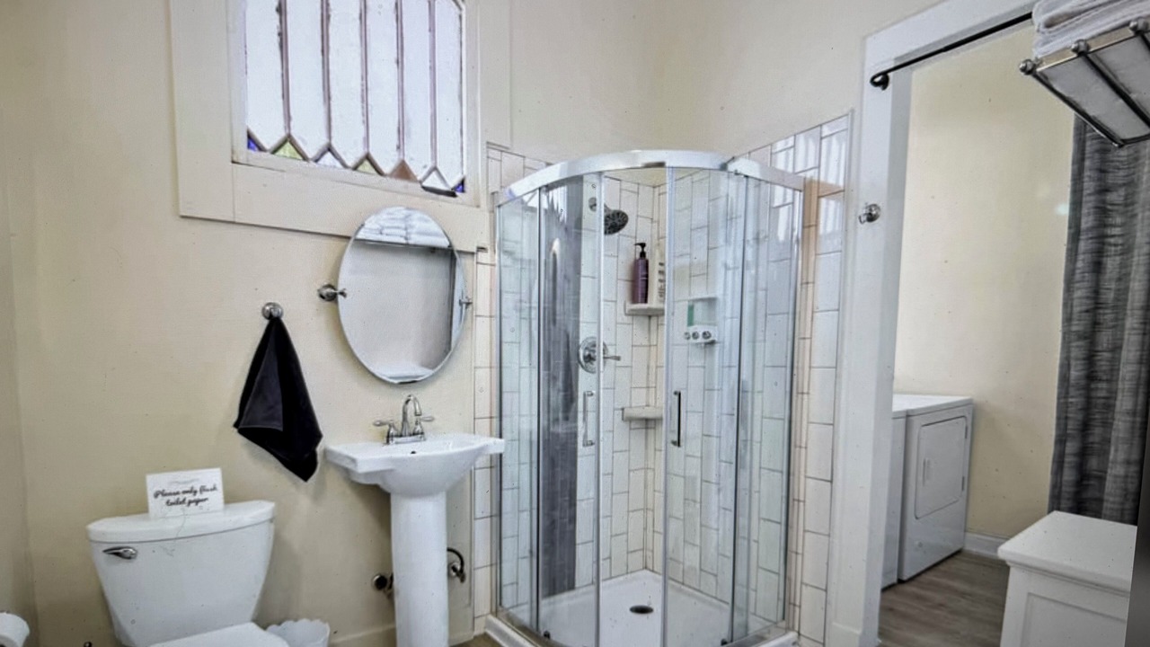 Photo of Bathroom in West Riverside