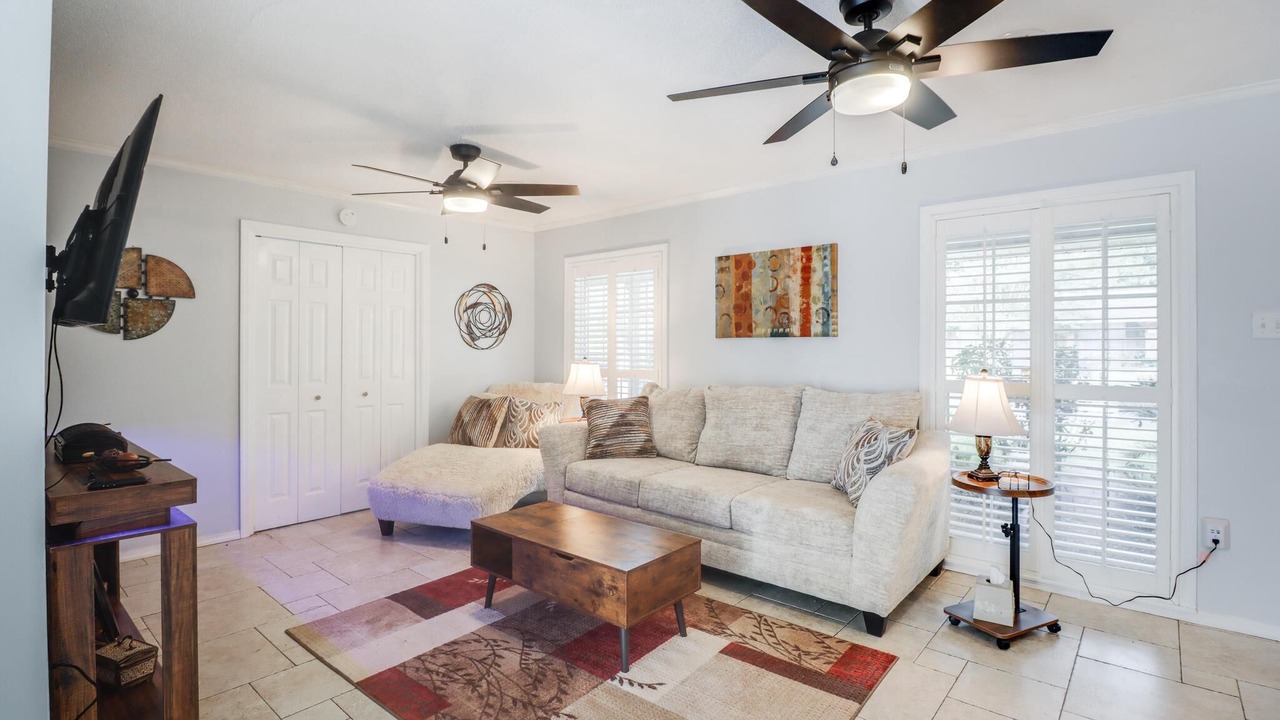 Photo of Livingroom in Long Beach