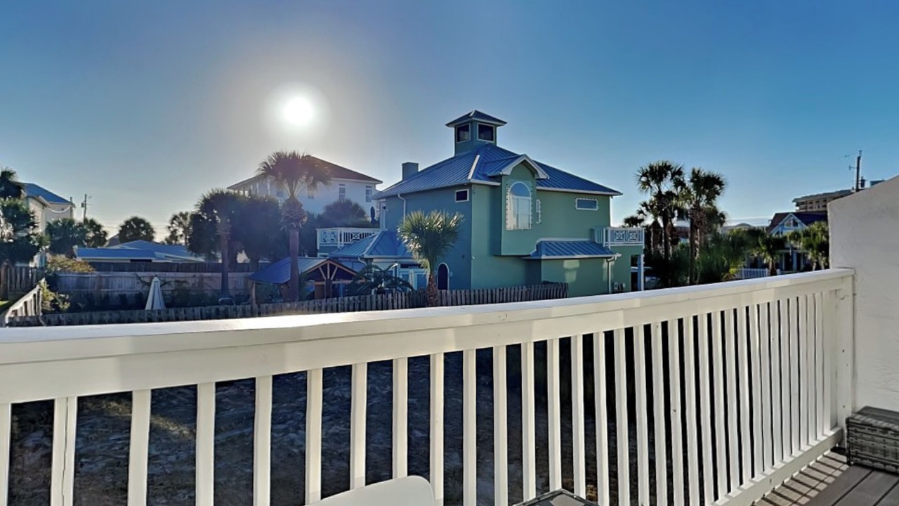 Photo of Patio Balcony in Crescent Beach