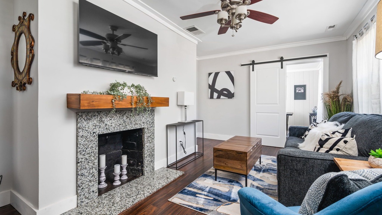 Photo of Livingroom in East Side