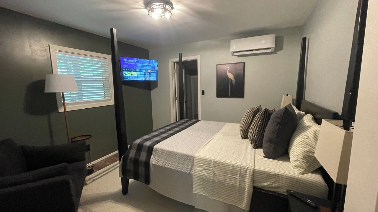 Photo of Bedroom in Five Points