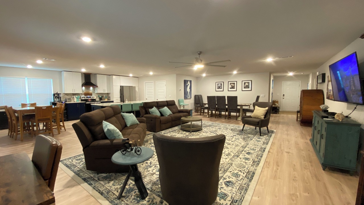 Photo of Livingroom in Laurel Hill