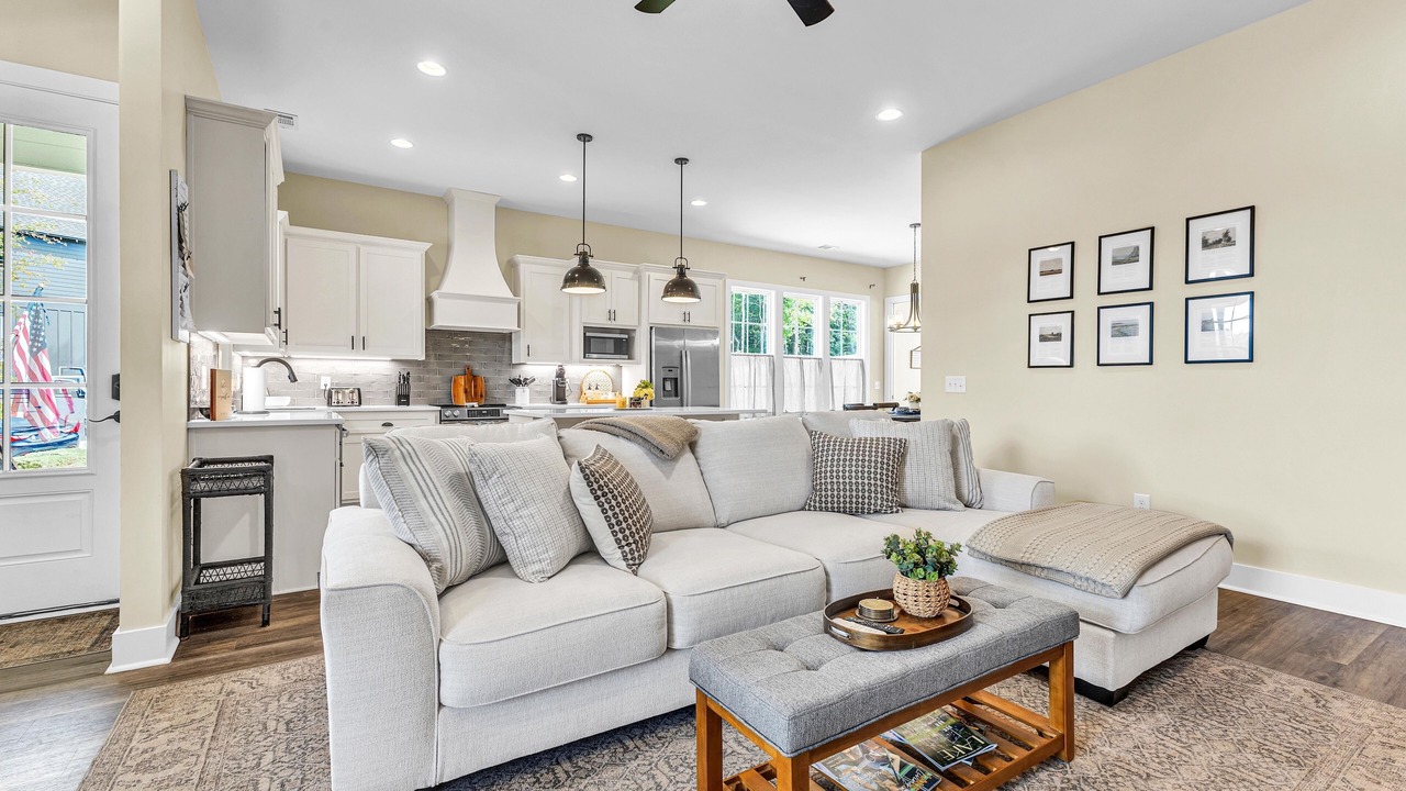 Photo of Livingroom in Tallassee