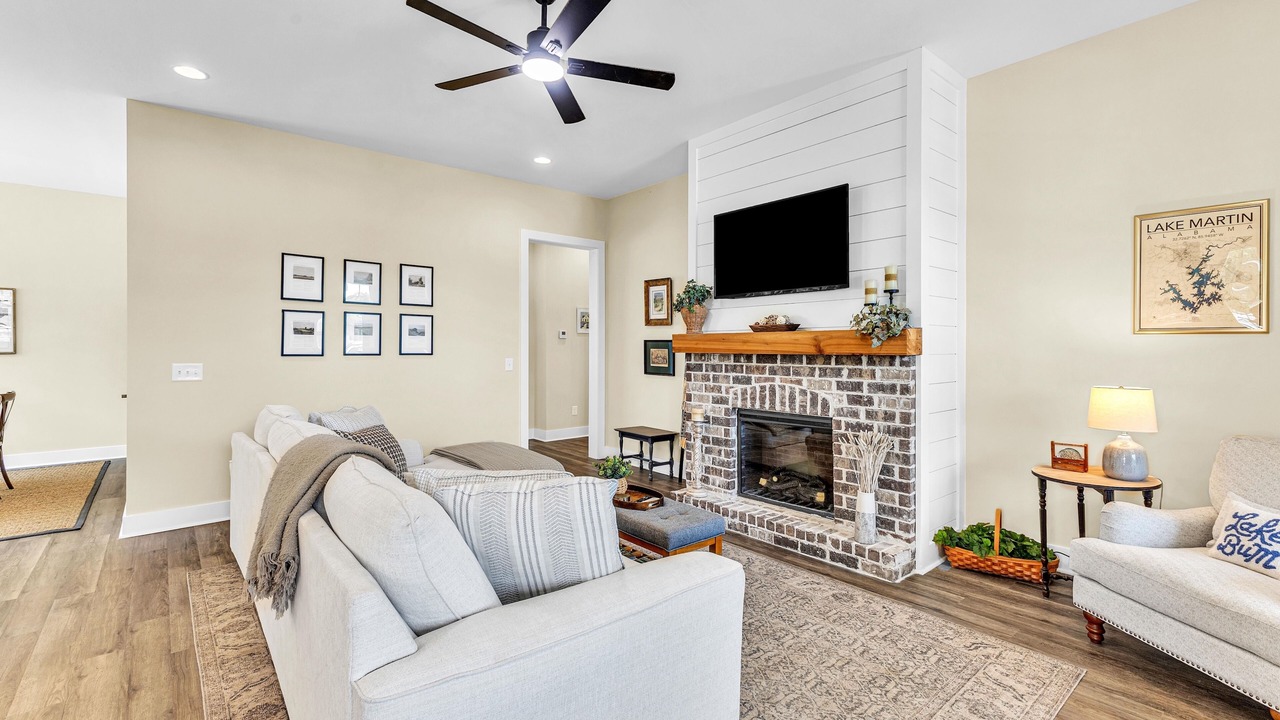 Photo of Livingroom in Tallassee