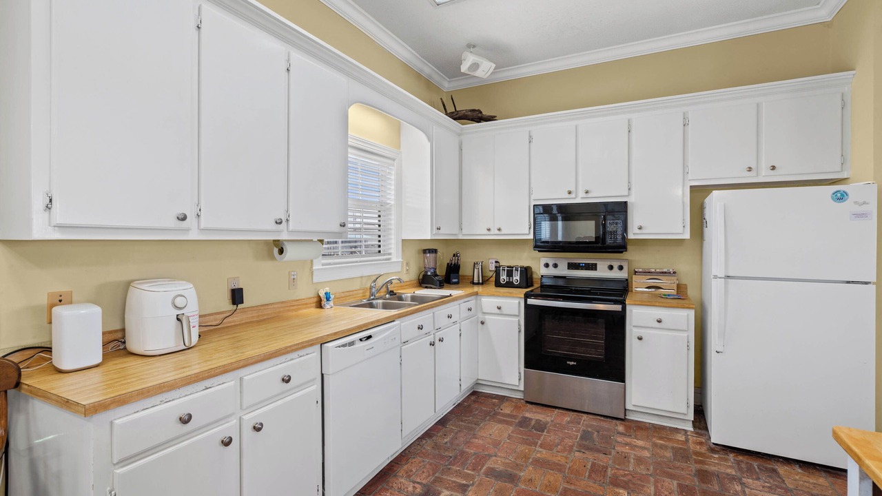 Photo of Kitchen in Silver Cay