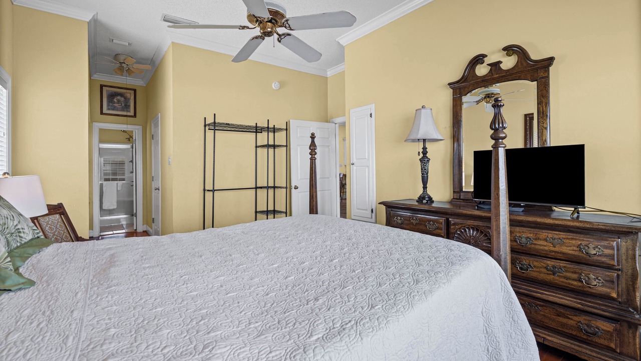 Photo of Bedroom in Silver Cay