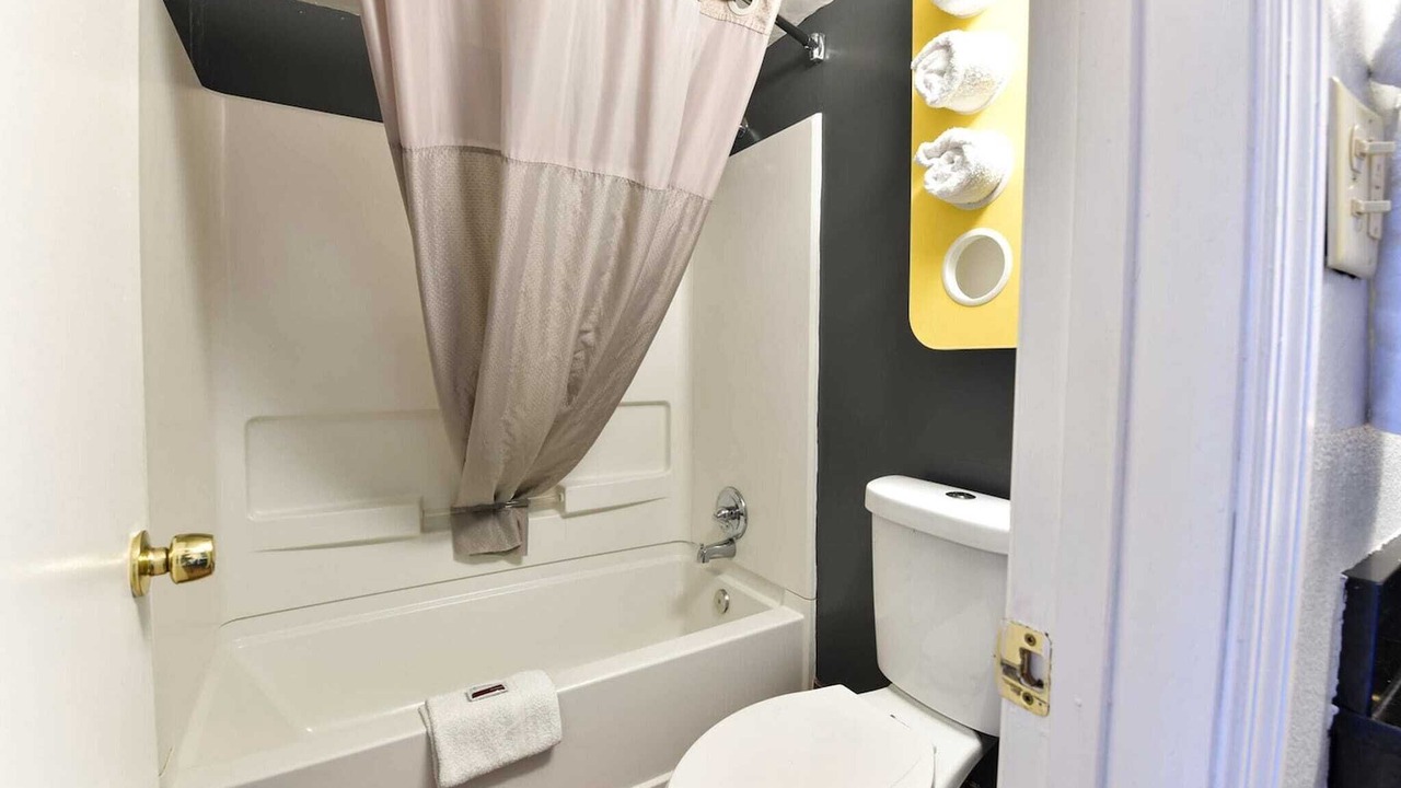 Photo of Bathroom in Valdosta