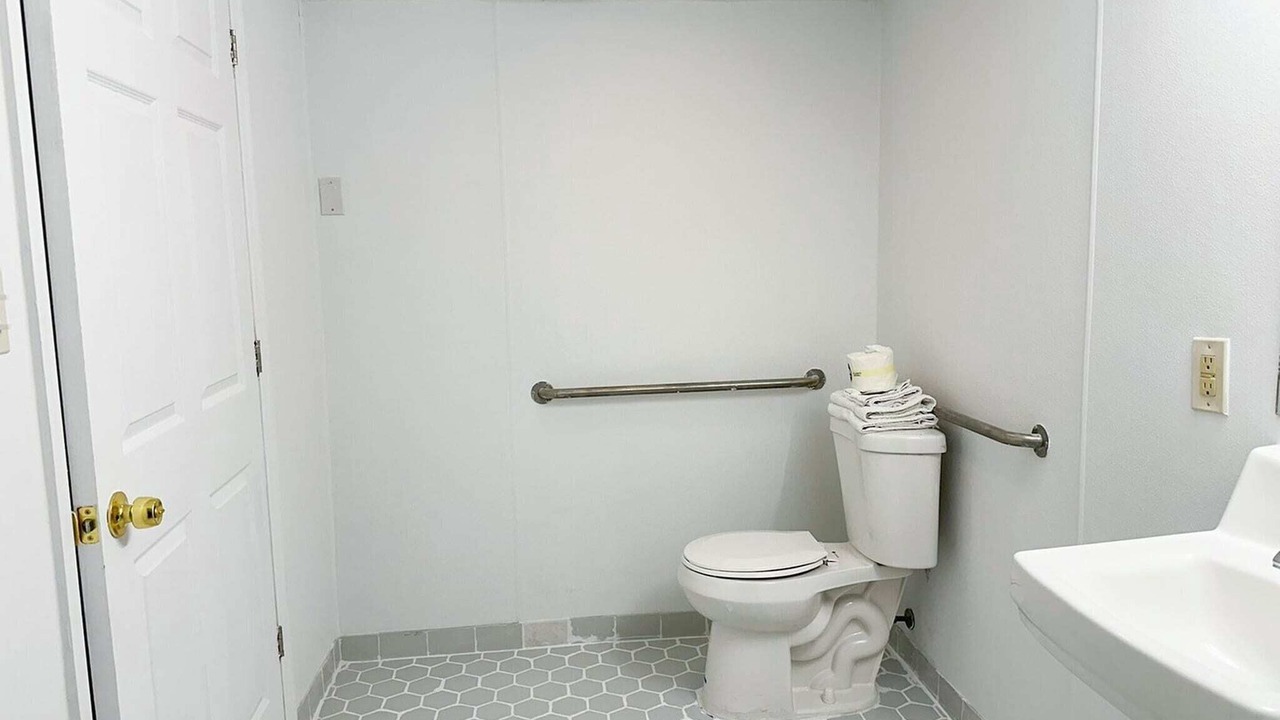 Photo of Bathroom in Hahira