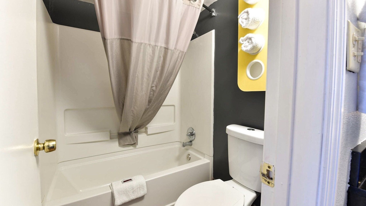 Photo of Bathroom in Valdosta