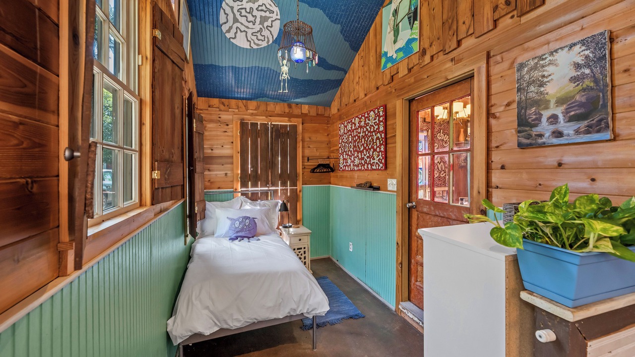 Photo of Bedroom in East Side