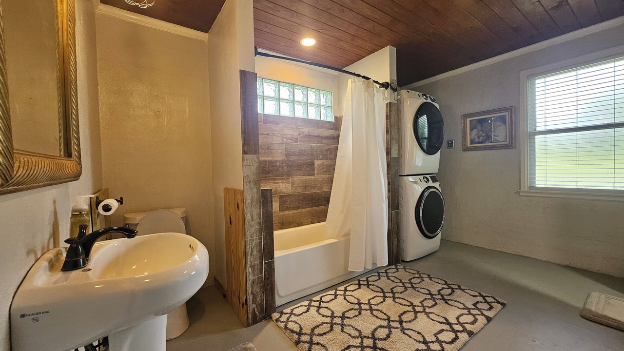 Photo of Bathroom in Lakeland