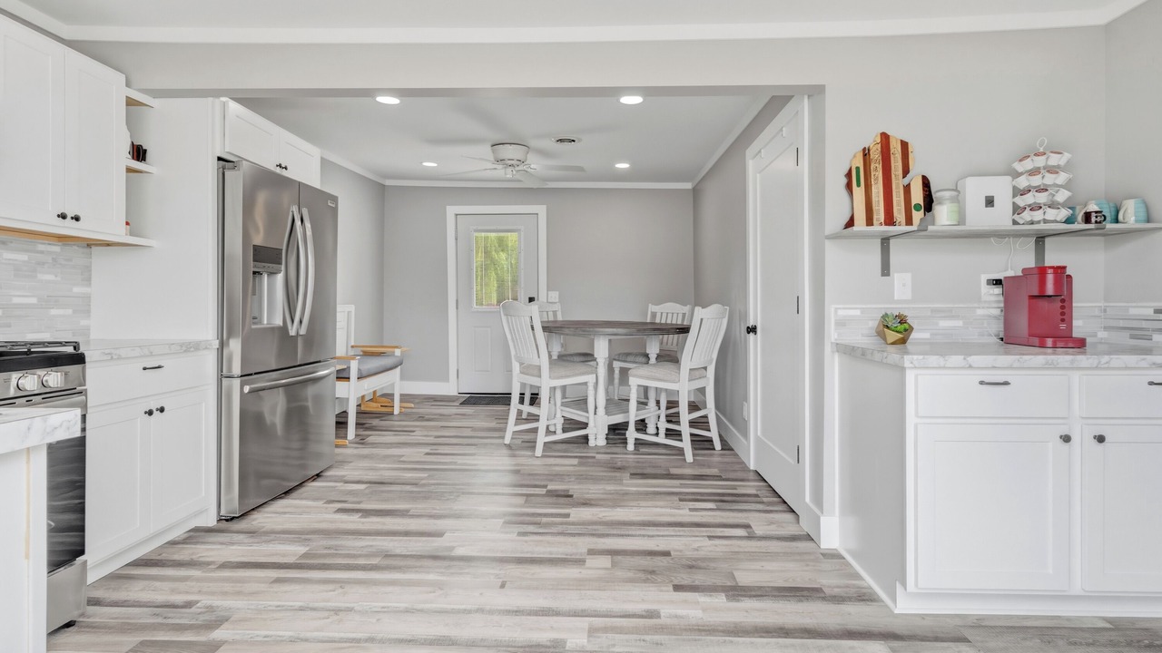 Photo of Kitchen in Six Lakes