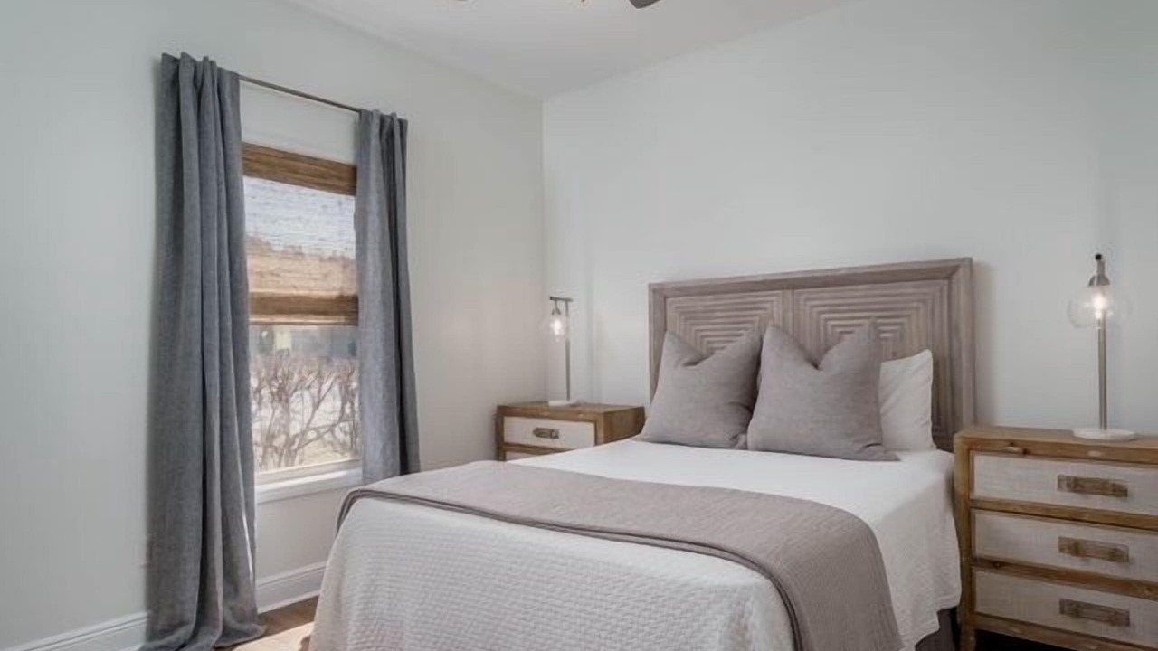 Photo of Bedroom in Northport
