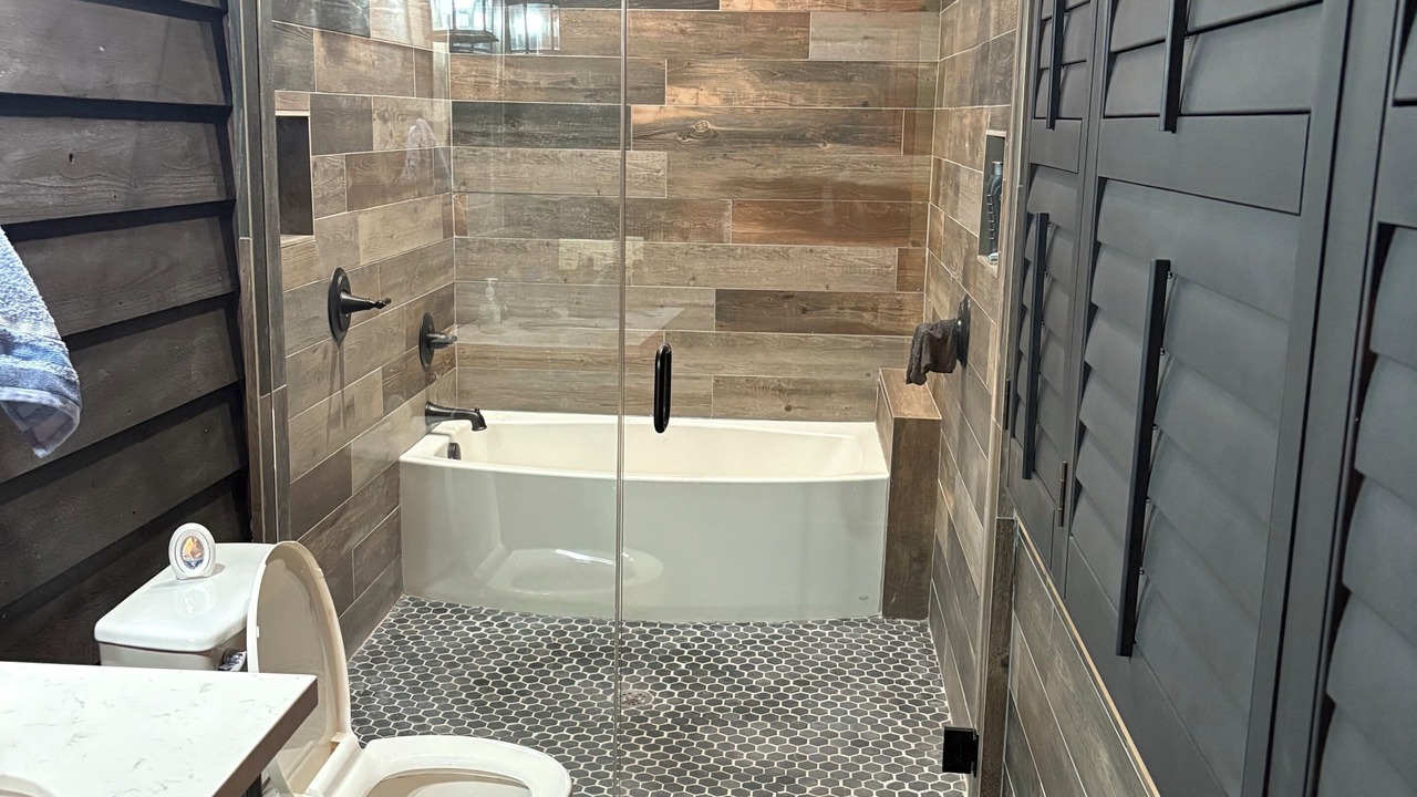 Photo of Bathroom in Pine Level