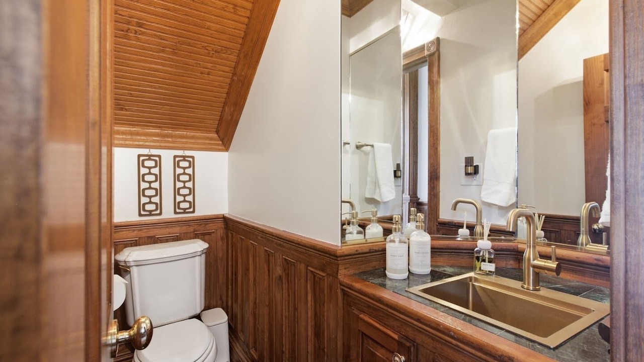 Photo of Bathroom in Valdosta