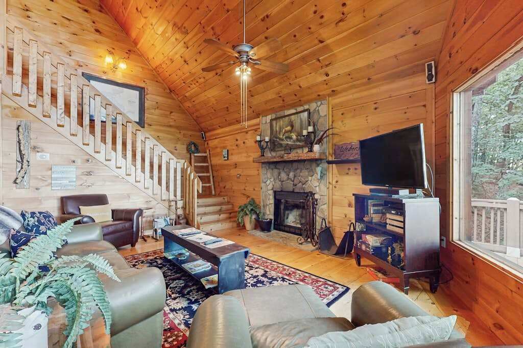 Photo of Livingroom in Walnut Mountain