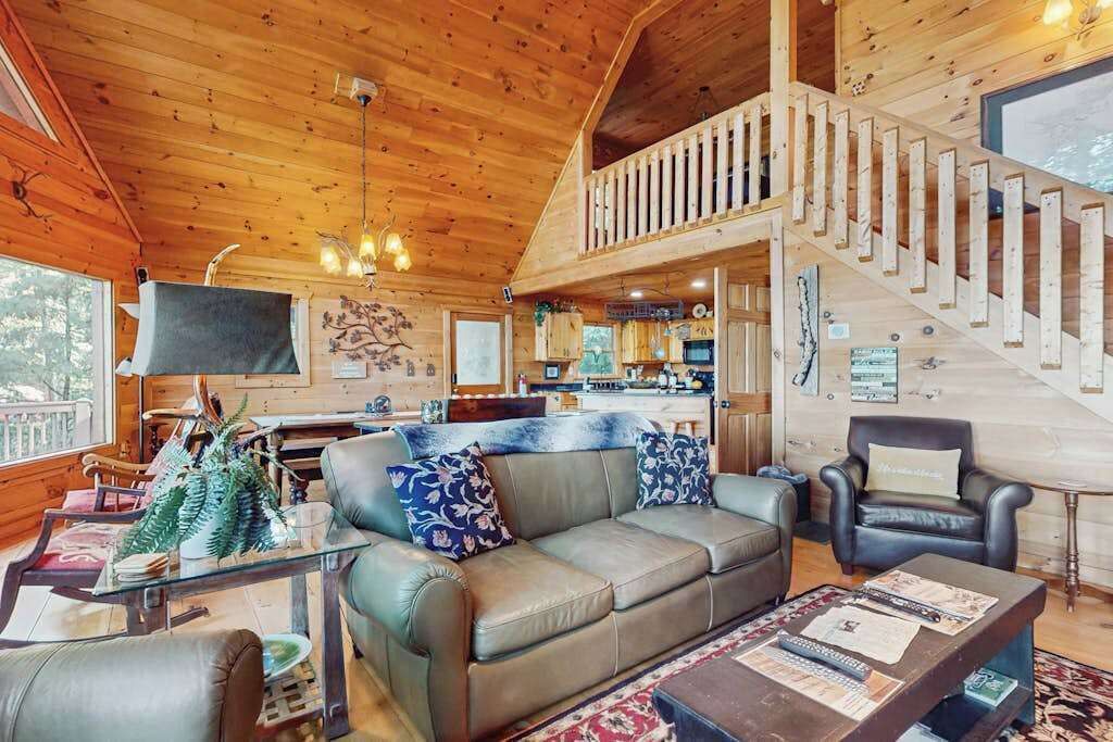 Photo of Livingroom in Walnut Mountain