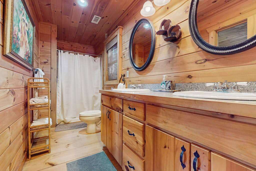 Photo of Bathroom in Walnut Mountain