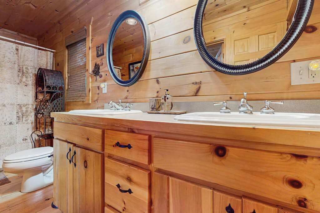 Photo of Bathroom in Walnut Mountain