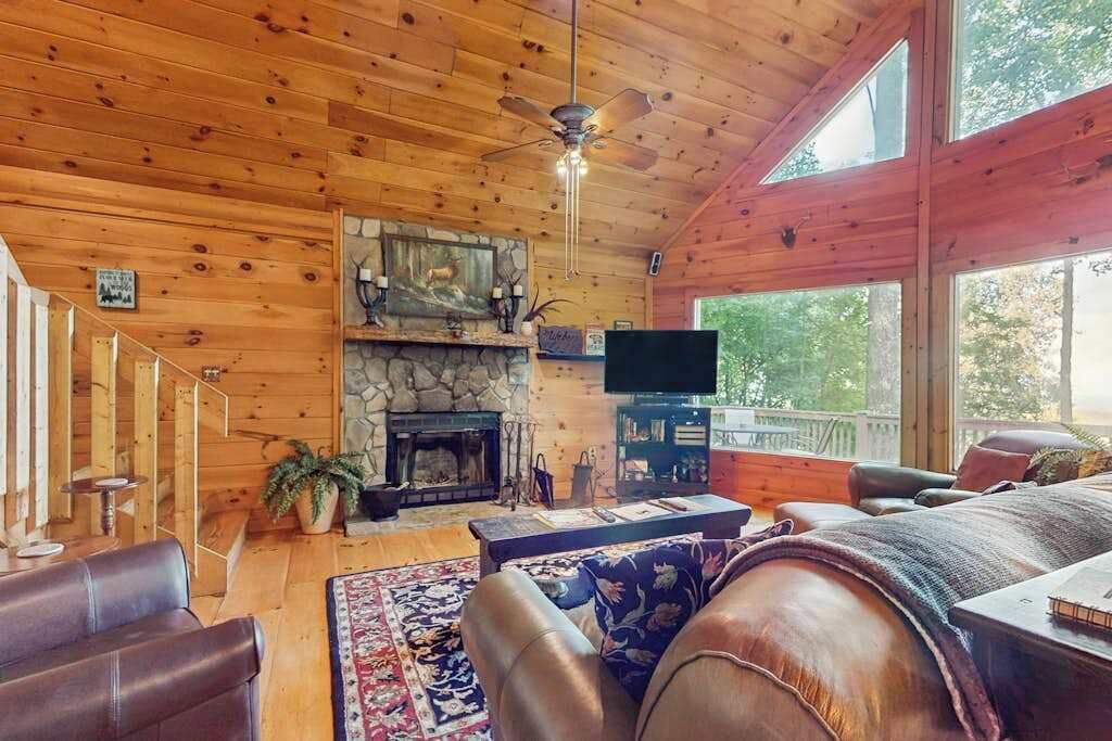 Photo of Livingroom in Walnut Mountain