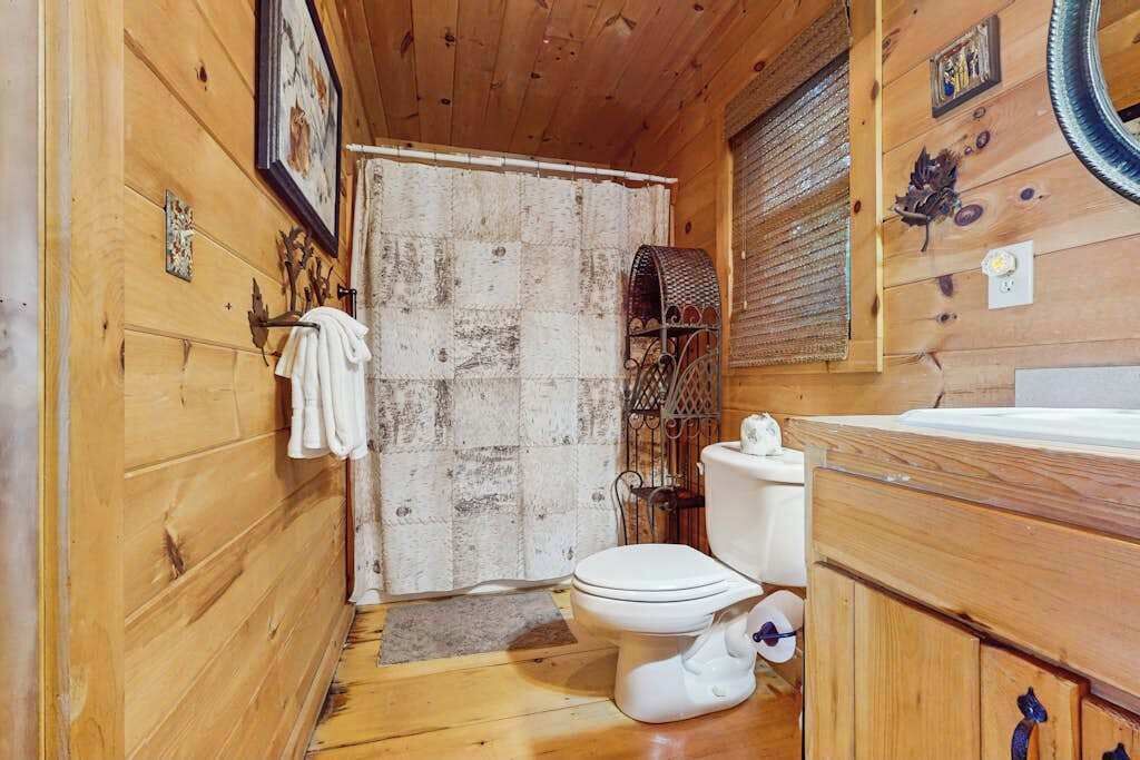 Photo of Bathroom in Walnut Mountain