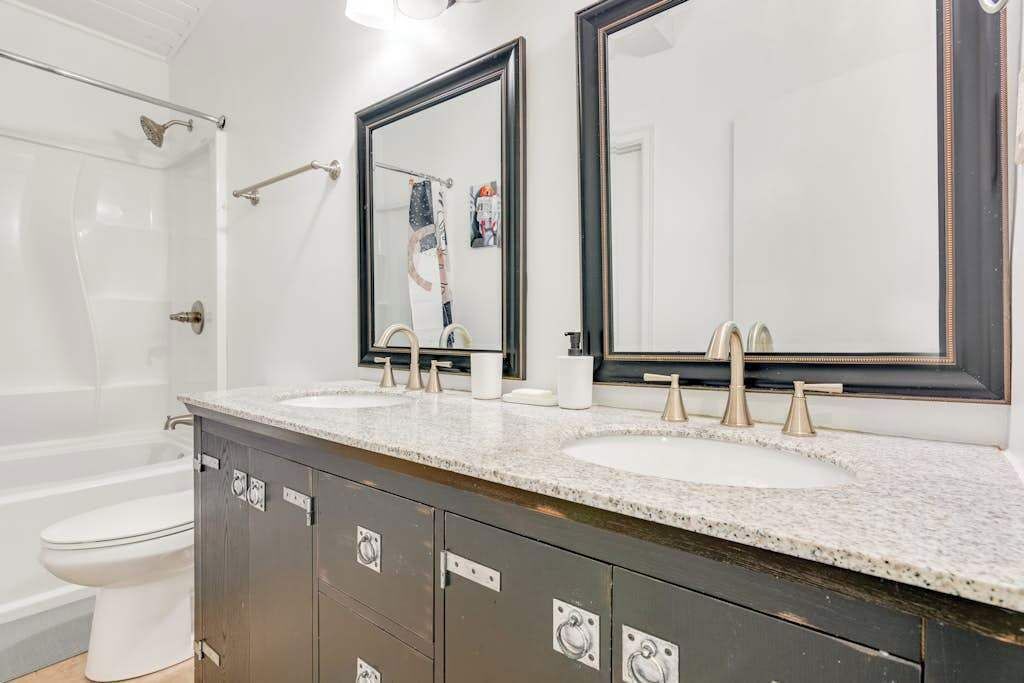 Photo of Bathroom in Buford Highway