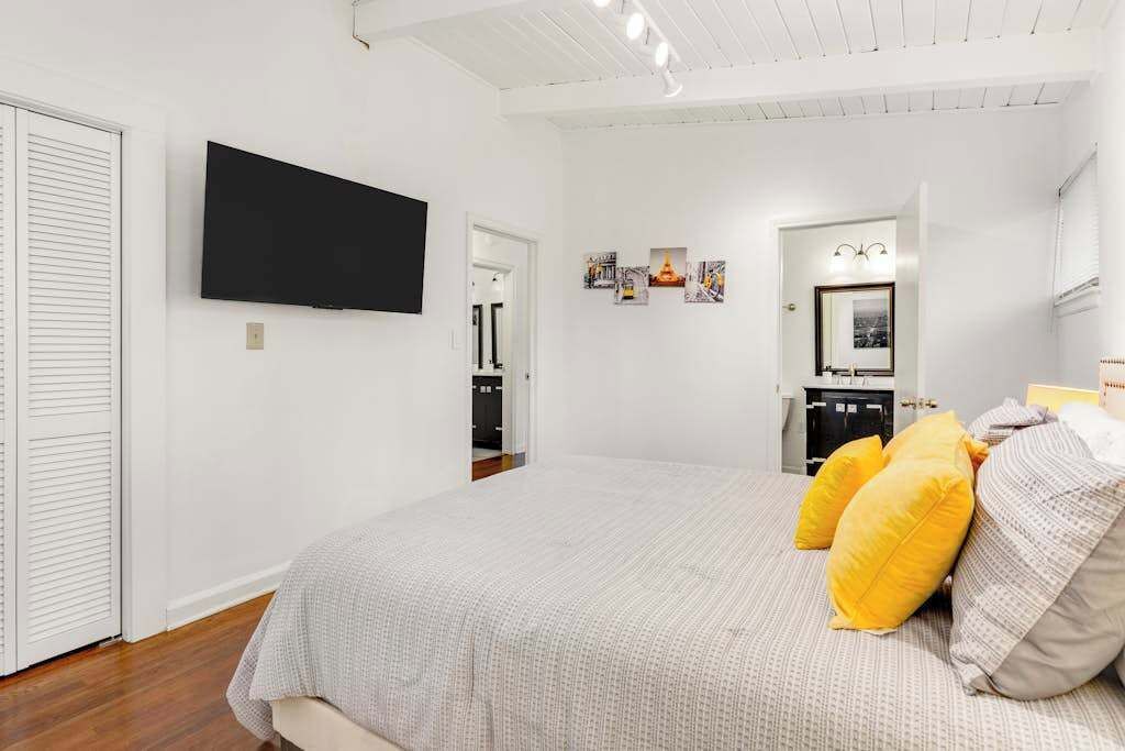 Photo of Bedroom in Buford Highway