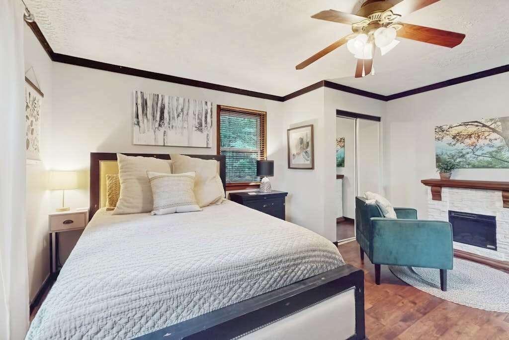Photo of Bedroom in Walnut Mountain