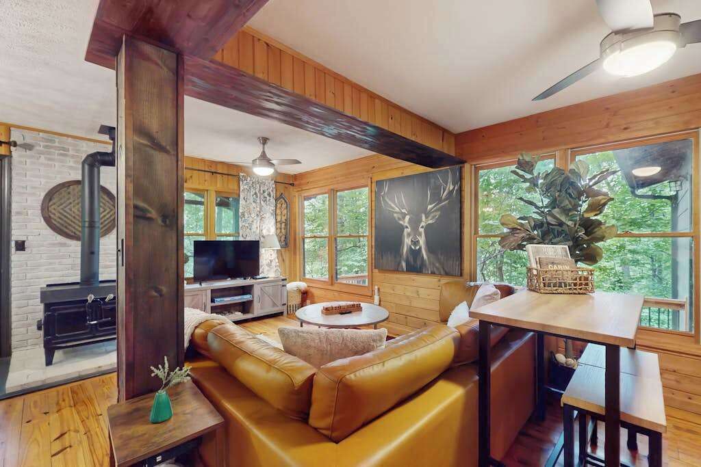 Photo of Livingroom in Walnut Mountain