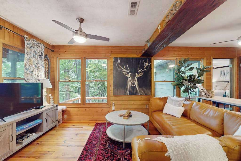 Photo of Livingroom in Walnut Mountain