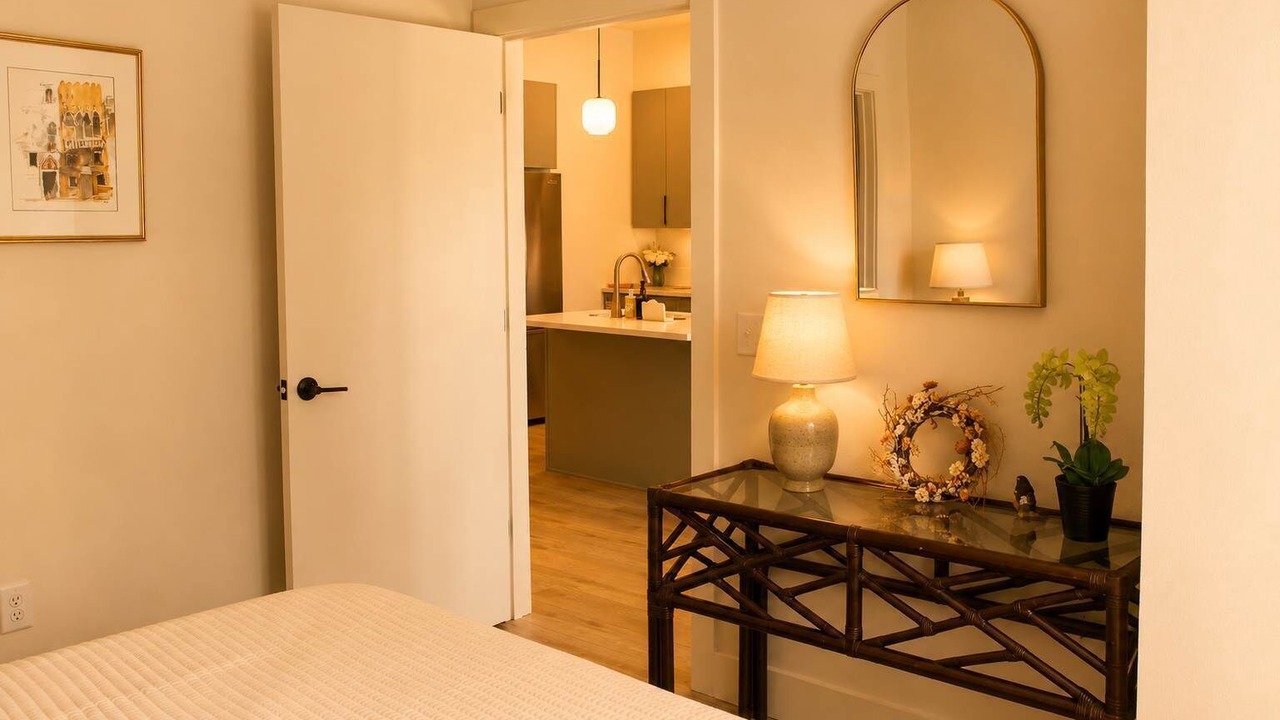 Photo of Bedroom in Metropolitan