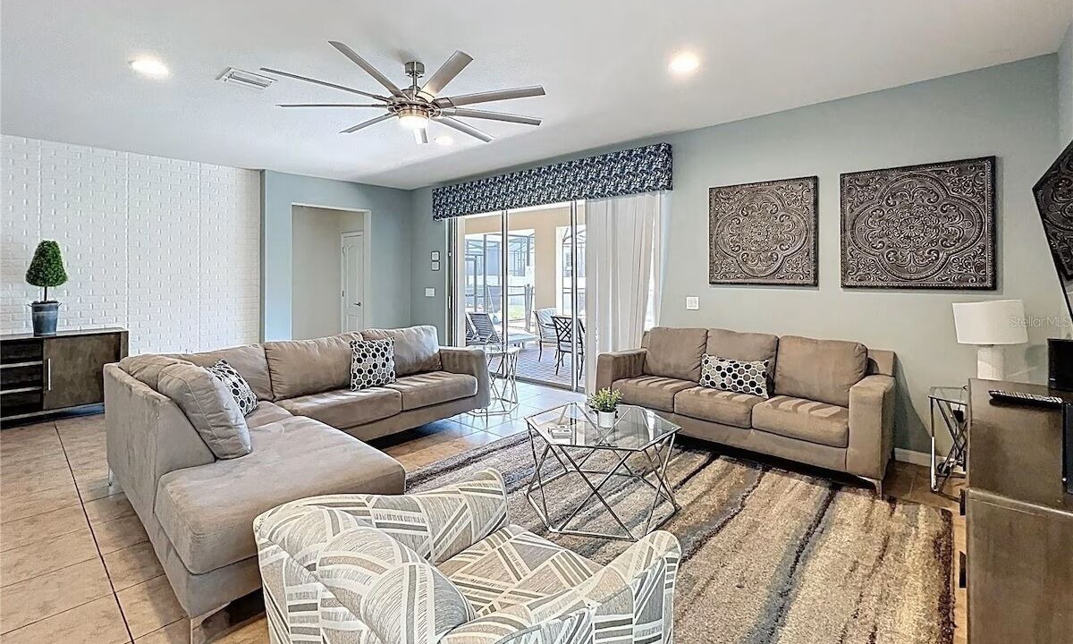 Photo of Livingroom in Four Corners