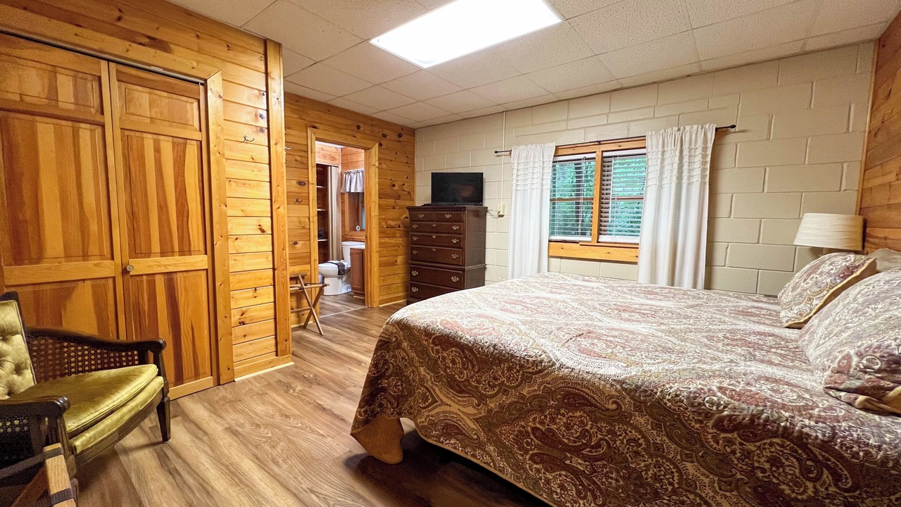 Photo of Bedroom in Pine Mountain