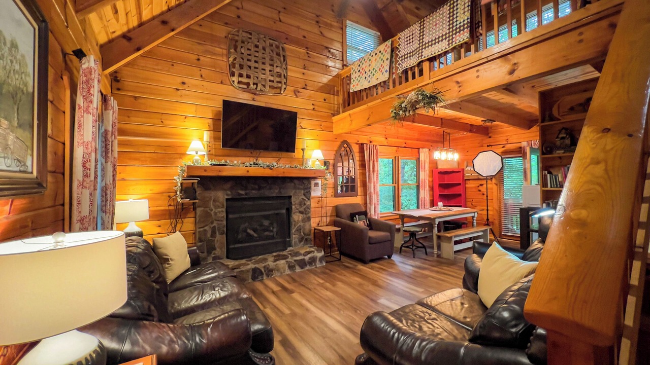 Photo of Livingroom in Pine Mountain