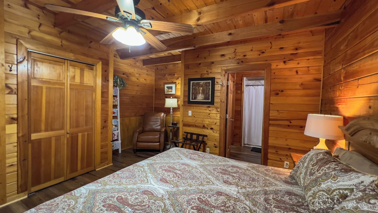 Photo of Bedroom in Pine Mountain