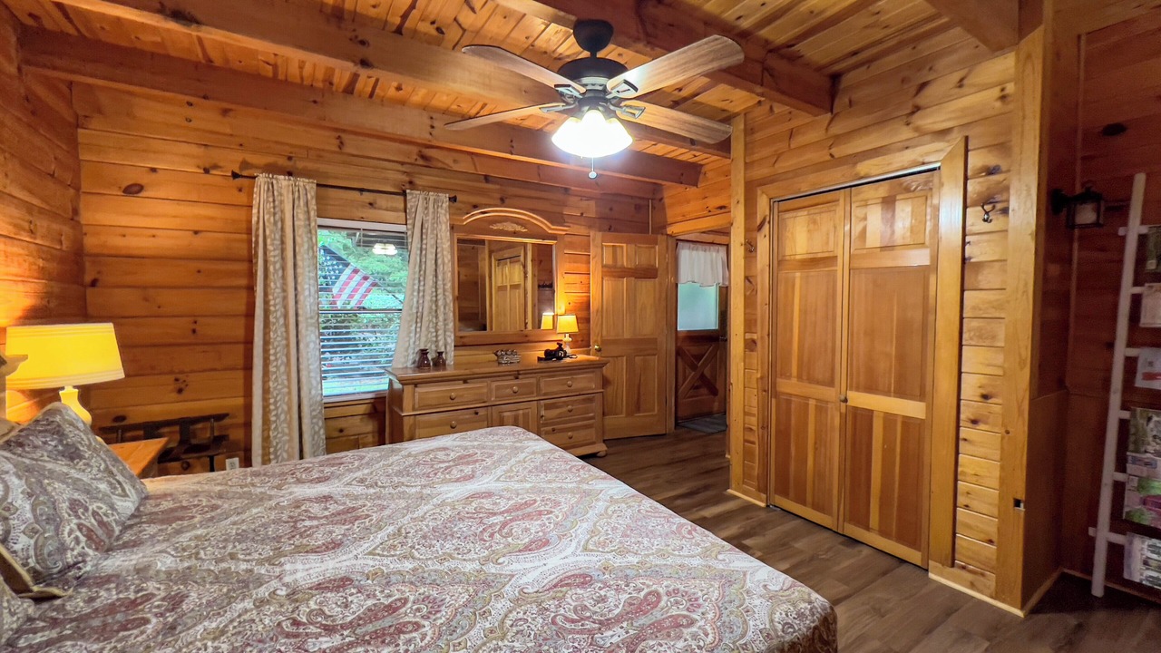 Photo of Bedroom in Pine Mountain
