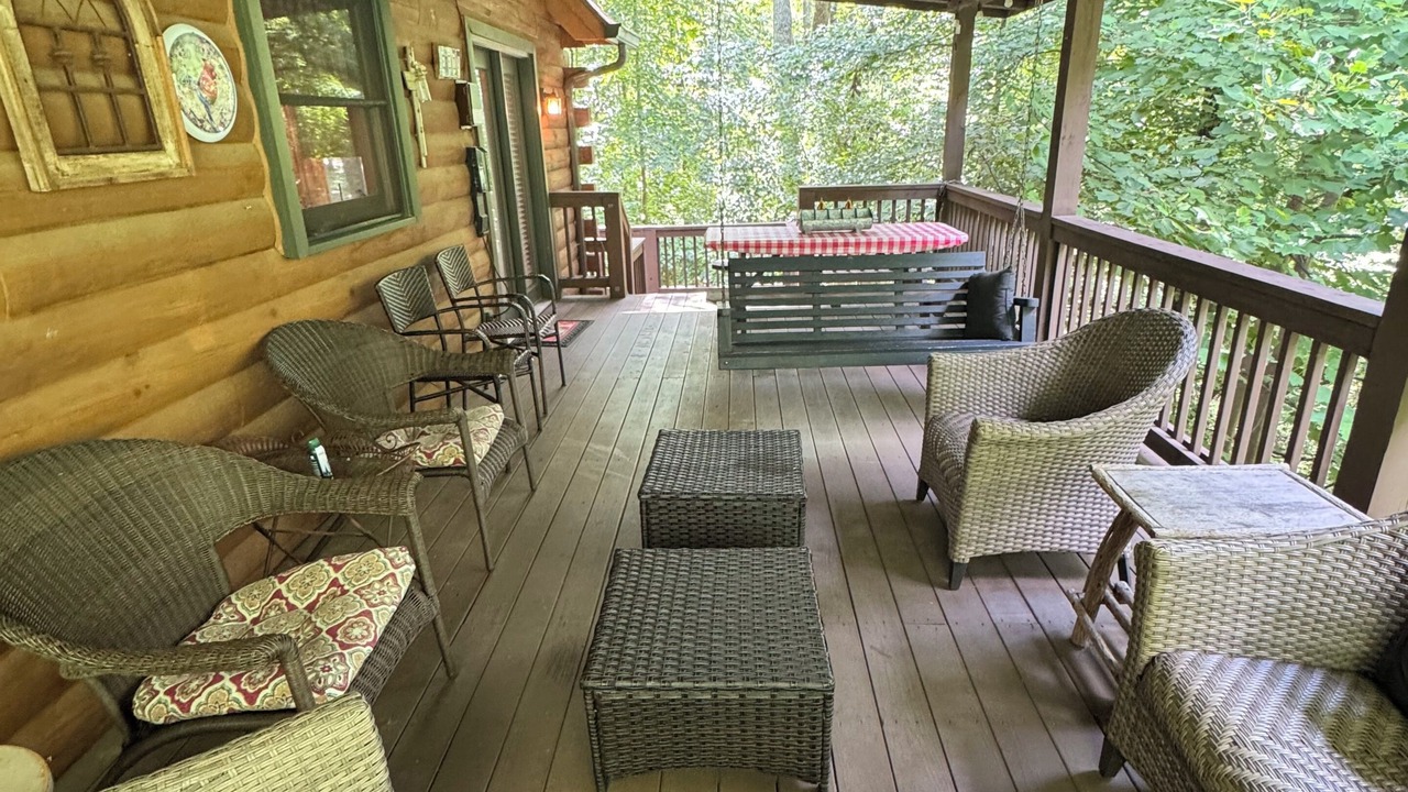 Photo of Patio Balcony in Pine Mountain