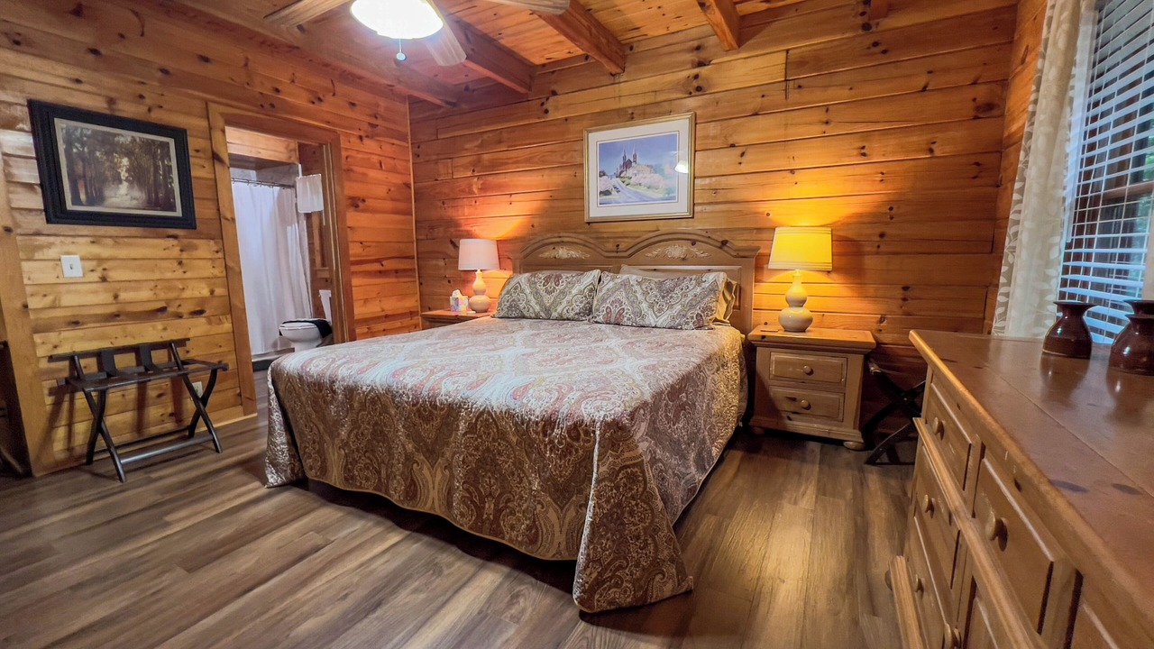 Photo of Bedroom in Pine Mountain