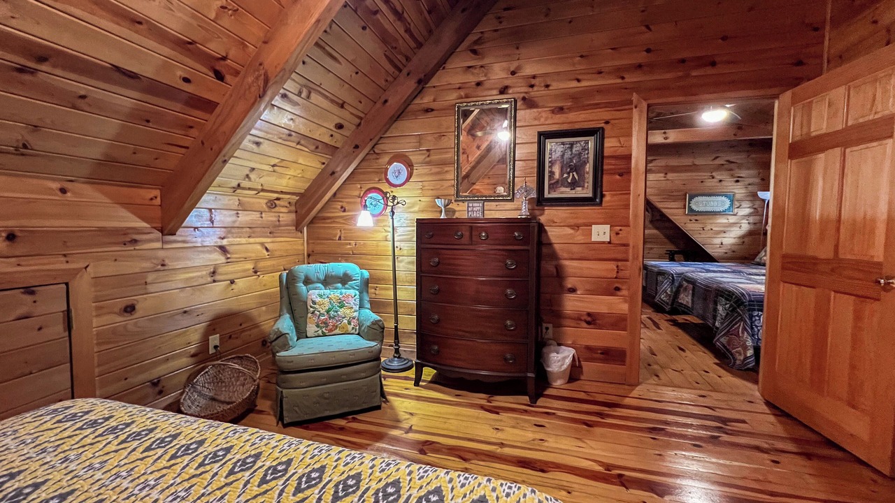 Photo of Bedroom in Pine Mountain