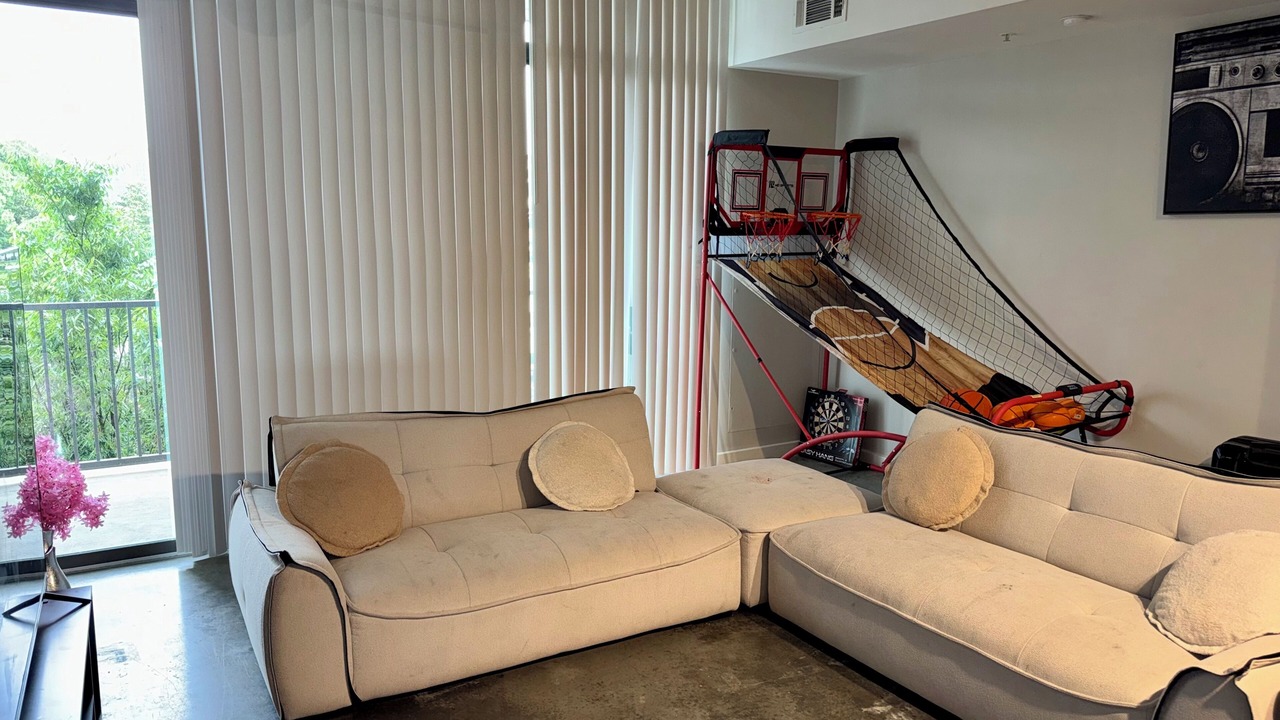 Photo of Livingroom in Westside