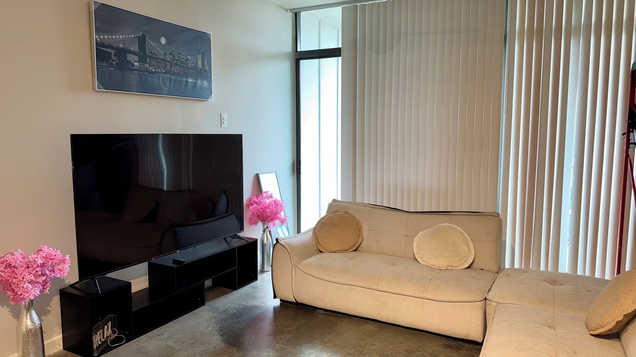 Photo of Livingroom in Westside