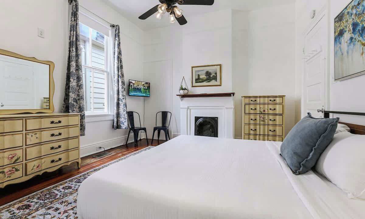 Photo of Bedroom in Freret