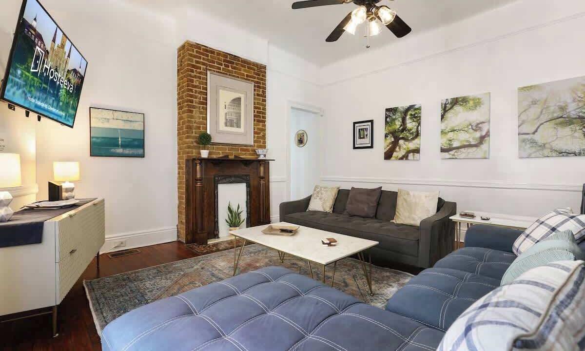 Photo of Livingroom in Freret