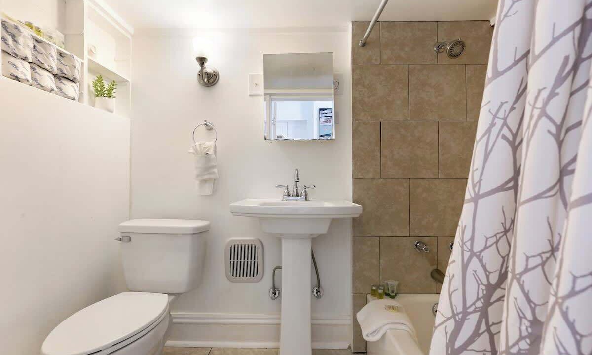 Photo of Bathroom in Freret