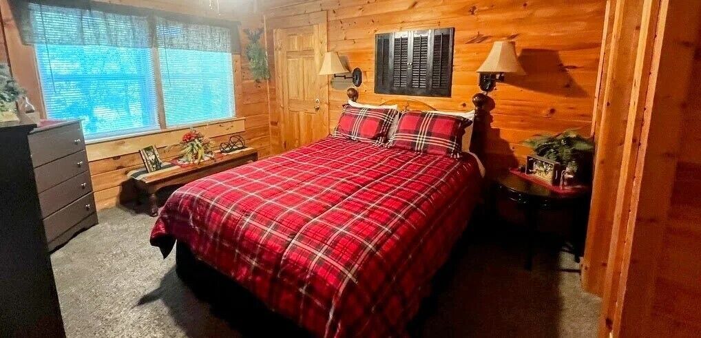 Photo of Bedroom in Pine Mountain