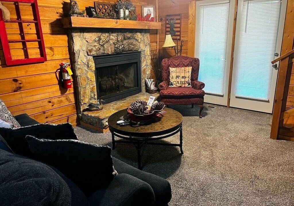 Photo of Livingroom in Pine Mountain