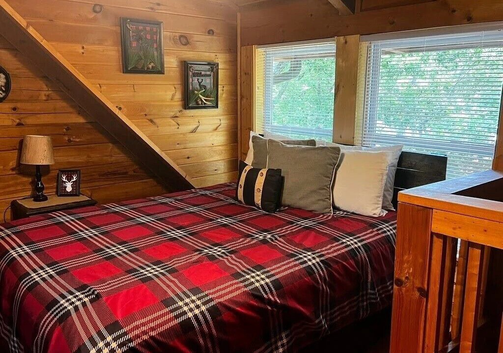 Photo of Bedroom in Pine Mountain