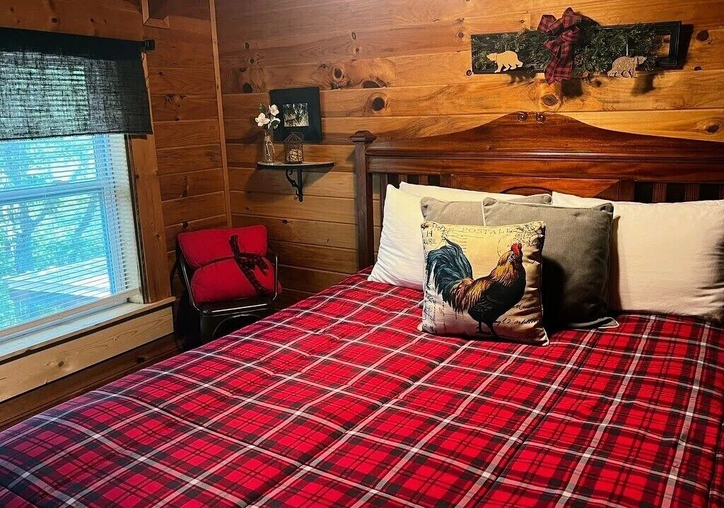 Photo of Bedroom in Pine Mountain