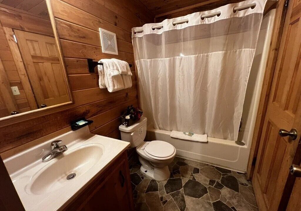 Photo of Bathroom in Pine Mountain