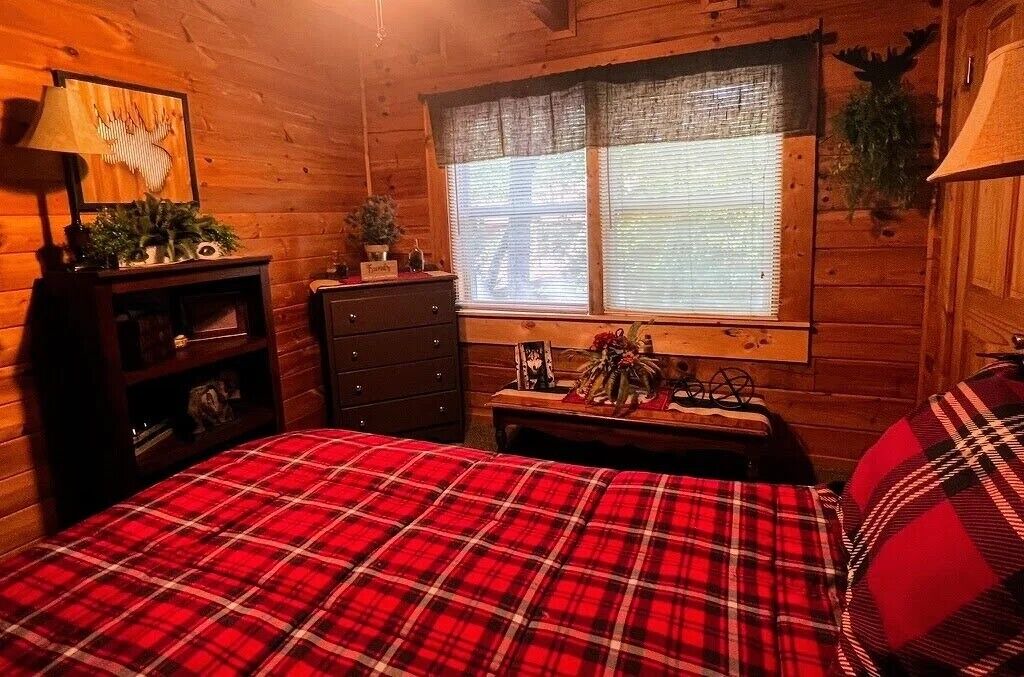 Photo of Bedroom in Pine Mountain